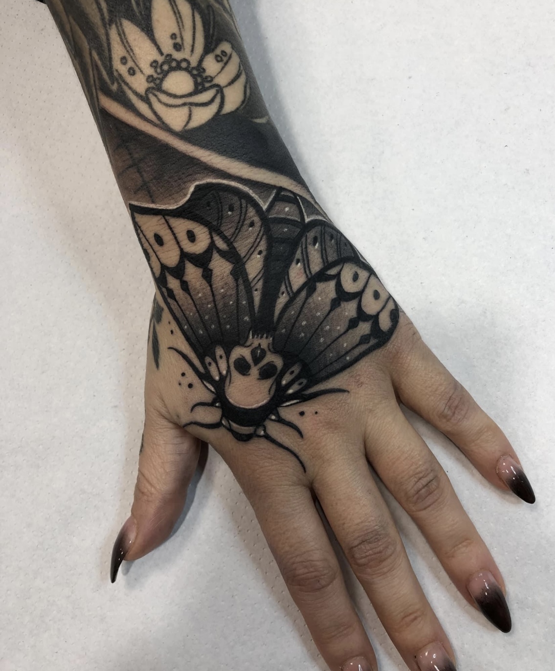 estilo blackwork mariposa